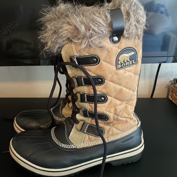 Sorel Joan of Arctic Boots - Picture 2 of 5